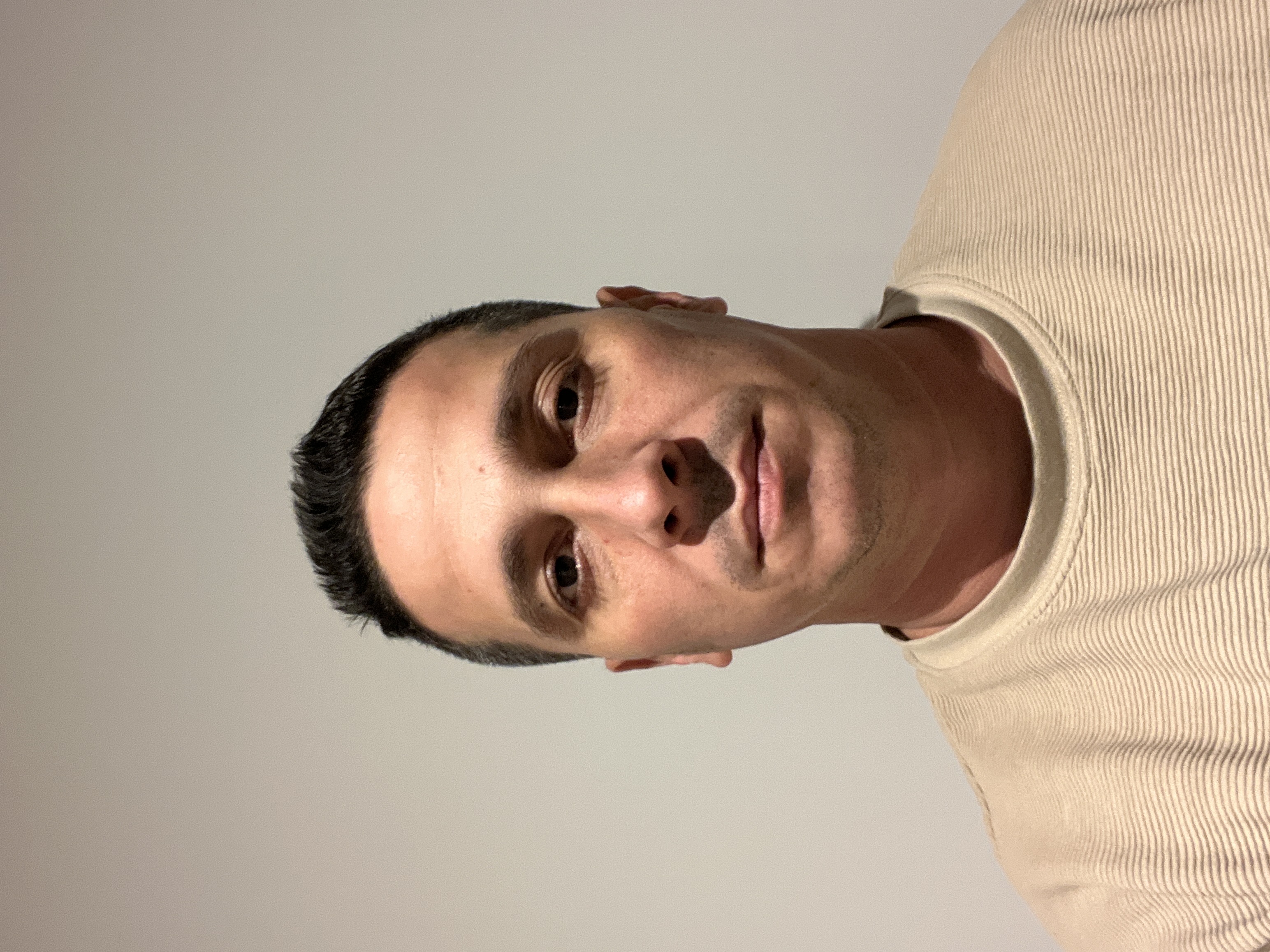 Juan Pablo  R