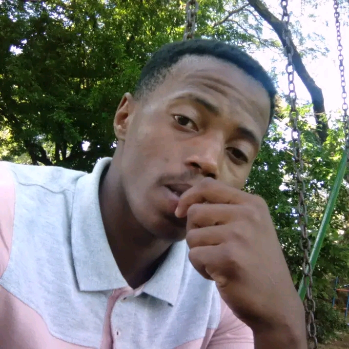 Nhlakanipho  M